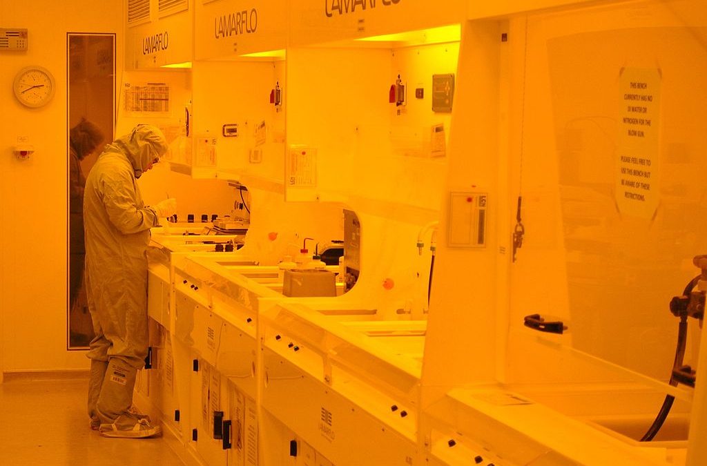 Why is air conditioning so important for clean rooms?